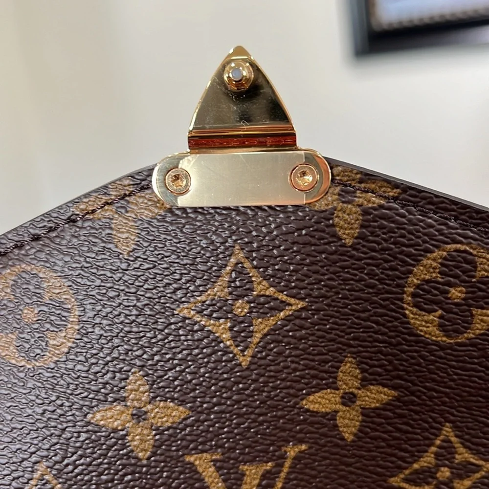 SOLD! Authentic Louis Vuitton Pochette Metis! - Picture 11 of 16